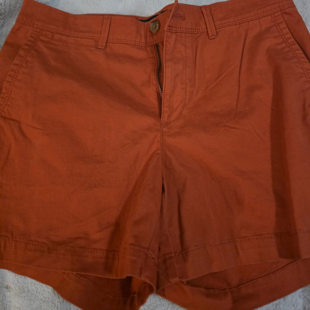 Banana Republic Women's Mid-rise Chino Shorts. Burnt Orange Size 4. NWOT
